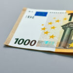 découvrez la vérité sur le billet de 1000 euros : existe-t-il réellement une coupure officielle ? informez-vous sur son authenticité et son usage.