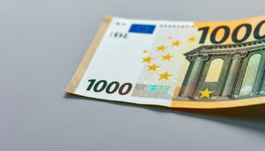 découvrez la vérité sur le billet de 1000 euros : existe-t-il réellement une coupure officielle ? informez-vous sur son authenticité et son usage.